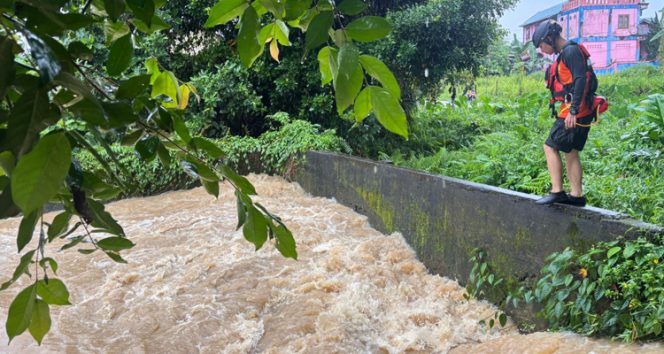 
 Tim SAR Gabungan Masih Mencari Balita yang Terjatuh dan Terseret Arus di Parit Jl. Patimura Balikpapan