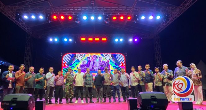 
 Apresiasi Kobafest II 2025, Plt Camat Kota Bangun Sebut Kolaborasi Inovatif Yang Melibatkan Pelaku Seni, UMKM, dan Komunitas Lokal