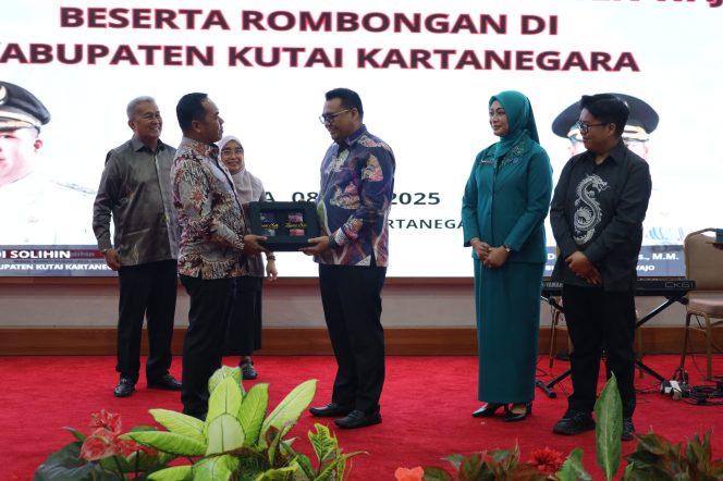 
 Bupati Wajo Apresiasi Sambutan Hangat Pemkab Kukar dalam Kunjungan Silaturahmi