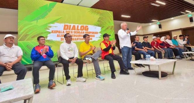 
 Kepala Otorita IKN menanggapi pertanyaan dan saran mengenai IKN dari Himpunan Alumni Perguruan Tinggi Kaltim.