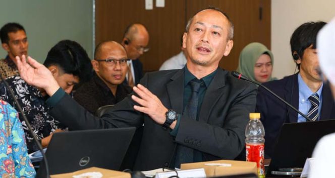 
 Mr. Yasuo Kanami (Team Leader Regional Development / Economic Development), JICA memaparkan konsep yang ditawarkan mengenai Tri-City Development Plan. (Foto. Dok: Humas Otorita IKN)