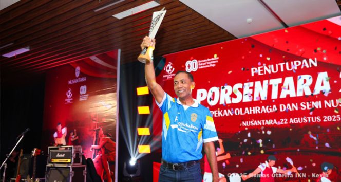 
 Deputih Bidang Pengendalian Pembangunan, Dr. Thomas Umbu Pati Tena Bolodadi, M.Si., pada penutupan Pekan Olahraga dan Seni Nusantara (Porsentara) pada Jumat (22/08/2025) malam di Gedung Kemenko 1 KIPP IKN. (Foto. Dok: Humas Otorita IKN)