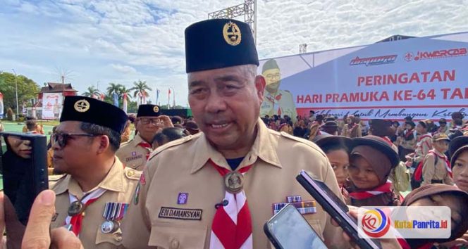 
 Ketua Ketua Kwartir Cabang (Kwarcab) Gerakan Pramuka Kukar, Edi Damansyah, saat memberikan keterangan terkait pelaksanaan hari Pramuka ke-64 tahun 2025 di Kabupaten Kutai Kartanegara. (Fairuzzabady/KutaiPanrita.id)