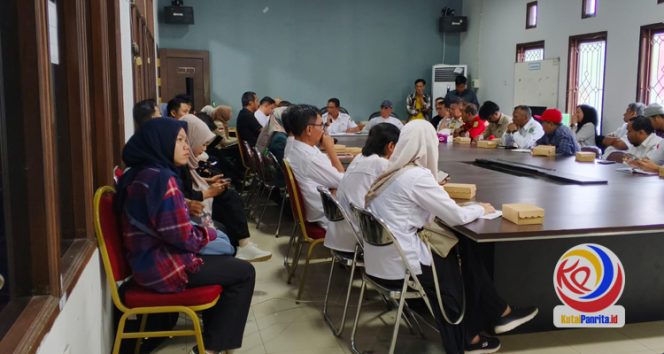 
 Dinas Pendidikan dan Kebudayaan Kutai Kartanegara menggelar rapat kesiapan Erau Adat Kutai 2025, Rabu (3/9/2025). (Indirwan/Fairuzzabady/KutaiPanrita.id)