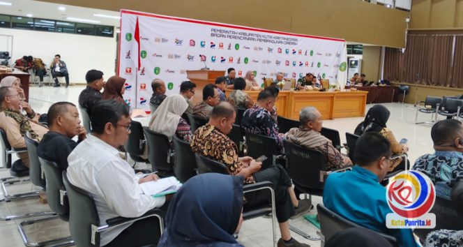 
 Dinas Pendidikan dan Kebudayaan (Disdikbud) Kutai Kartanegara menekankan pentingnya akurasi data pembangunan untuk mendukung program percepatan pertumbuhan ekonomi daerah. (Indirwan/Fairuzzabady/Kutaipanrita.id)