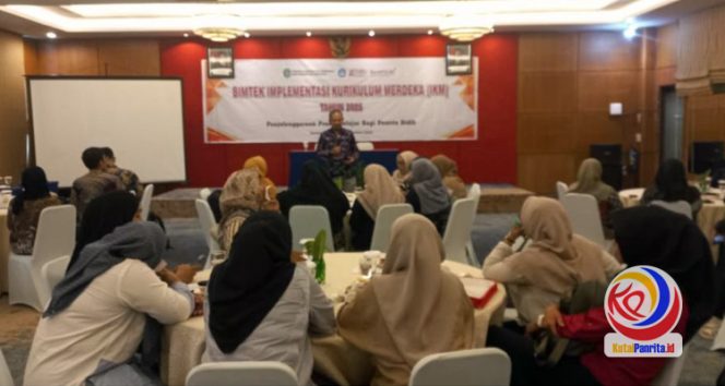 
 Bimbingan Teknis (Bimtek) Kurikulum Merdeka Disdikbud Kukar Tahun 2025. (Indirwan/Fairuzzabady.KutaiPanrita.id)
