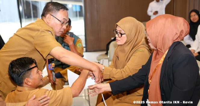 
 Ratusan guru dari sekolah sekitar IKN menghadiri peningkatan kapasitas terkait pola pikir bertumbuh (growth mindset) guna mempersiapkan pendidikan di IKN bertaraf internasional pada Senin (06/10/2025) di Multifuntion Hall, KIPP IKN.