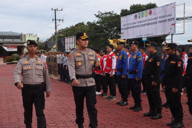 
 Polres Kutai Kartanegara Gelar Apel Kesiapan Tanggap Darurat Bencana 2025