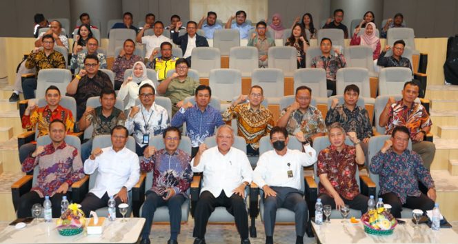 
 Pembangunan prasarana dan sarana perkantoran lembaga Legislatif dan Yudikatif resmi dimulai dengan ditandatanganinya 2 dari 15 kontrak pembangunan konstruksi dan 1 dari 13 kontrak paket non-konstruksi pada Jumat (31/10/2025) di Kantor Otorita IKN.