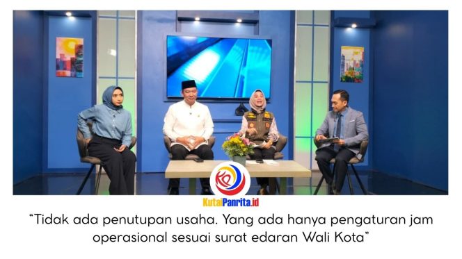 
 Kepala Satuan Polisi Pamong Praja (Satpol PP) Kota Samarinda, Anis Siswantini, menjadi narasumber dalam program Dialog Publika bertajuk “Penegakan Jam Operasional Kafe Samarinda Selama Ramadan” yang disiarkan langsung dari Studio 1 TVRI Kalimantan Timur, Jumat (6/3/2026). Foto: Yana Ashari.