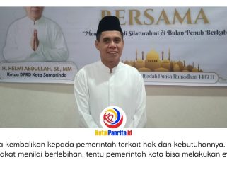 Ketua DPRD Kota Samarinda, Helmi Abdullah, memberikan keterangan kepada awak media terkait polemik kendaraan yang digunakan Wali Kota Samarinda, yang disebut bukan merupakan aset pribadi maupun pengadaan pemerintah daerah, melainkan melalui sistem penyewaan. Foto: Yana Ashari.