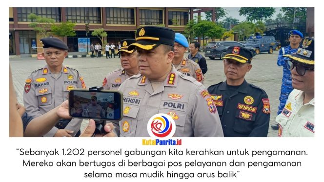 
 Kapolresta Samarinda, Kombes Pol Hendri Umar, memberikan keterangan kepada awak media terkait pengerahan 1.202 personel gabungan dalam pelaksanaan Operasi Kepolisian Terpusat Ketupat 2026 untuk mengamankan arus mudik hingga arus balik Idul Fitri 1447 Hijriah di Kota Samarinda, usai memimpin Apel Gelar Pasukan Operasi Ketupat 2026, Kamis (12/3/2026). Foto: Yana Ashari.