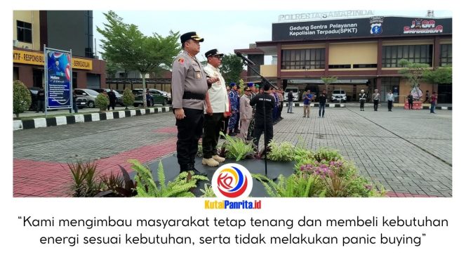 
 Kapolresta Samarinda, Kombes Pol Hendri Umar, memimpin Apel Gelar Pasukan Operasi Kepolisian Terpusat Ketupat 2026 dalam rangka pengamanan perayaan Idul Fitri 1447 Hijriah di Kota Samarinda, Kamis (12/3/2026). Foto: Yana Ashari.