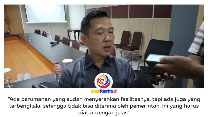
 Anggota DPRD Kota Samarinda, Viktor Yuan, menyampaikan bahwa pembahasan Rancangan Peraturan Daerah (Raperda) tentang prasarana, sarana, dan utilitas (PSU) perumahan dan kawasan permukiman sementara ditunda. Keputusan tersebut diambil dalam rapat bersama Badan Pembentukan Peraturan Daerah (Bapemperda) karena draft dinilai masih perlu penyempurnaan agar pembahasan berjalan lebih efektif dan tidak berulang. Foto: Fathur Rabbany.