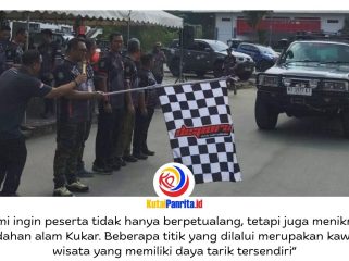 Bupati Kutai Kartanegara, Aulia Rahman Basri, didampingi Kapolres Kukar AKBP Khairul Basyar, Kepala Dispora Kukar, serta tamu undangan lainnya, melepas peserta off-roader dalam ajang Blusukan Alam Kukar (Blukar) 2026 di halaman Kantor Dispora Kukar, Jumat (24/4/2026). Pelepasan ditandai dengan pengibaran bendera start. Foto: Akmal.