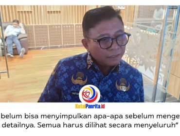 Wakil Wali Kota Samarinda, Saefuddin Zuhri, memberikan keterangan kepada awak media terkait belum diterimanya laporan lengkap perizinan pembangunan gereja di kawasan Mangkung Palasu, Samarinda Seberang. Foto: Fathur Rabbany.