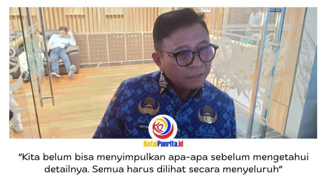 
 Wakil Wali Kota Samarinda, Saefuddin Zuhri, memberikan keterangan kepada awak media terkait belum diterimanya laporan lengkap perizinan pembangunan gereja di kawasan Mangkung Palasu, Samarinda Seberang. Foto: Fathur Rabbany.