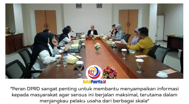 Suasana rapat dengar pendapat terkait Sensus Ekonomi 2026 di Ruang Rapat Gabungan DPRD Samarinda, Selasa (28/4/2026), dipimpin Ketua Komisi IV Mohammad Novan Syahronny Pasie dan dihadiri Kepala BPS Samarinda, Supriyanto, beserta tim. Foto: Fathur Rabbany.