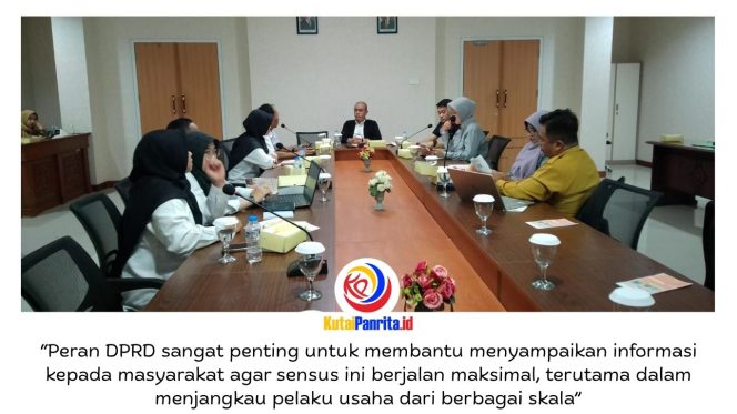 
 Suasana rapat dengar pendapat terkait Sensus Ekonomi 2026 di Ruang Rapat Gabungan DPRD Samarinda, Selasa (28/4/2026), dipimpin Ketua Komisi IV Mohammad Novan Syahronny Pasie dan dihadiri Kepala BPS Samarinda, Supriyanto, beserta tim. Foto: Fathur Rabbany.