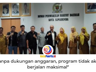 Ketua Komisi IV DPRD Samarinda Mohammad Novan Syahronny Pasie bersama anggota dan Kepala DPPKB Samarinda berfoto usai rapat hearing, Selasa (28/4/2026), di Ruang Rapat Gabungan DPRD Samarinda. Foto: Fathur Rabbany.