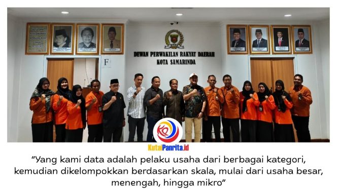 
 Foto bersama Kepala BPS Kota Samarinda, Supriyanto, beserta jajaran dengan Ketua Komisi II DPRD Kota Samarinda, Iswandi, dan jajaran usai rapat audiensi dan sosialisasi di DPRD Kota Samarinda, Rabu (15/4/2026). Foto: Yana Ashari.