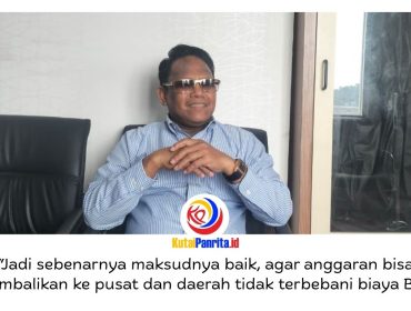 Ketua Komisi I DPRD Kota Samarinda, Samri Shaputra, memberikan keterangan terkait kebijakan Pemerintah Provinsi Kalimantan Timur yang menghentikan bantuan iuran BPJS Kesehatan bagi puluhan ribu warga miskin di Samarinda. Foto: Yana Ashari.