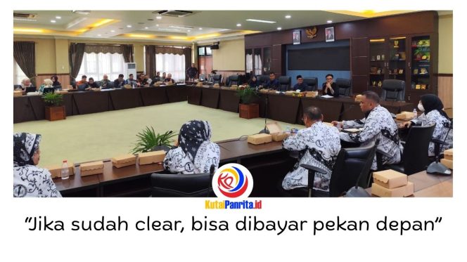 
 Suasana Rapat Dengar Pendapat (RDP) yang digelar Komisi IV DPRD Kabupaten Kutai Kartanegara (Kukar) di Ruang Banmus DPRD Kukar, dengan agenda pembahasan insentif guru honorer, TPP tenaga kesehatan, serta pelayanan puskesmas 24 jam, Kamis (30/04/2026). Foto: Akmal Hafidz Krisnowo.