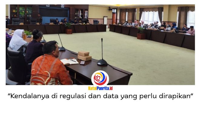 
 Suasana Rapat Dengar Pendapat (RDP) yang digelar Komisi IV DPRD Kabupaten Kutai Kartanegara (Kukar) di Ruang Banmus DPRD Kukar, dengan agenda pembahasan insentif guru honorer, Kamis (30/04/2026). Foto: Akmal Hafidz Krisnowo.