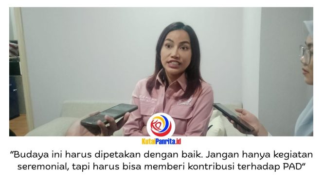 
 Wakil Ketua DPRD Kota Samarinda, Celni Pita Sari, memberikan keterangan kepada awak media terkait dorongan kepada Pemerintah Kota Samarinda agar lebih serius mengelola sektor kebudayaan sebagai potensi unggulan dalam meningkatkan Pendapatan Asli Daerah (PAD), usai pembahasan bersama sejumlah organisasi perangkat daerah, Kamis (23/4/2026). Foto: Fathur Rabbany.
