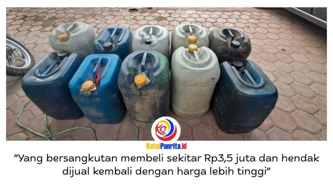 
 Barang bukti berupa jeriken berisi BBM bersubsidi jenis Pertalite yang diamankan petugas saat operasi BBM di wilayah Loa Kulu. Dok: Polsek Loa Kulu.