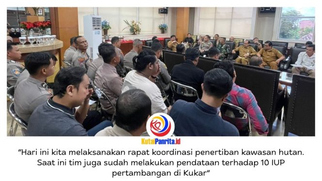
 Suasana Sosialisasi dan Rapat Koordinasi Penertiban Kawasan Hutan oleh Satuan Tugas PKH di Ruang Executive Kantor Bupati Kutai Kartanegara, Selasa (14/4/2026), yang digelar Pemkab Kukar bersama Polri, TNI, dan instansi terkait. Dok: Humas Polres Kutai Kartanegara.