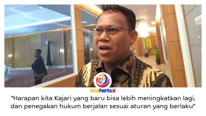 
 Ketua Komisi I DPRD Kota Samarinda, Samri Shaputra, menyampaikan apresiasi atas kinerja Kepala Kejaksaan Negeri (Kajari) Samarinda sebelumnya saat menghadiri acara pisah sambut di Ballroom Hotel Puri Senyiur Samarinda, Rabu malam (15/4/2026). Foto: Yana Ashari.