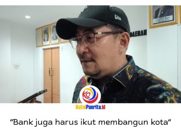 Ketua Komisi II DPRD Kota Samarinda, Iswandi, memberikan keterangan terkait dorongan kepada sektor perbankan agar lebih aktif berkontribusi melalui program CSR dan dukungan pembiayaan bagi pelaku UMKM di Samarinda. Foto: Fathur Rabbany.