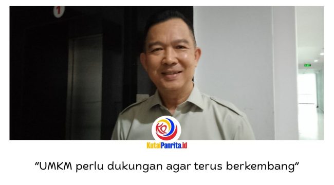 Anggota Komisi II DPRD Kota Samarinda, Viktor Yuan, memberikan keterangan terkait pentingnya peran sektor perbankan dalam menjaga stabilitas dan pertumbuhan ekonomi daerah. Foto: Fathur Rabbany.