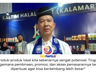 Anggota Komisi II DPRD Kota Samarinda, Viktor Yuan memberikan keterangan terkait Kaltim Halal Festival (KalaFest) 2026. Ia menilai kegiatan tersebut menjadi ajang strategis dalam memperkenalkan potensi ekonomi kreatif dan produk unggulan daerah kepada masyarakat luas. Foto: Fathur Rabbany.