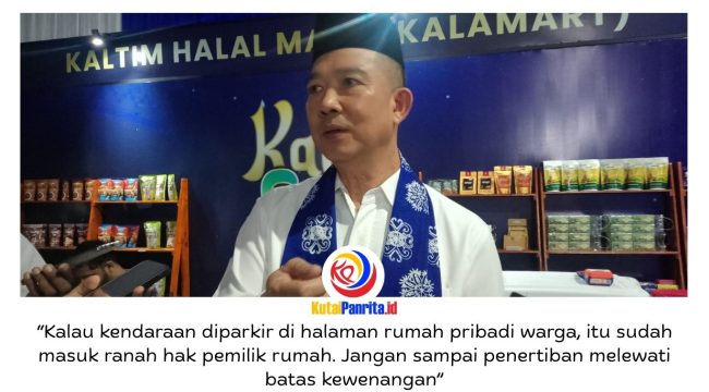 Anggota Komisi II DPRD Kota Samarinda, Viktor Yuan memberikan keterangan terkait penertiban kendaraan pelajar oleh Dinas Perhubungan (Dishub) Kota Samarinda, khususnya yang diparkir di area rumah warga di kawasan Wijayakusuma I, Samarinda. Foto: Fathur Rabbany.