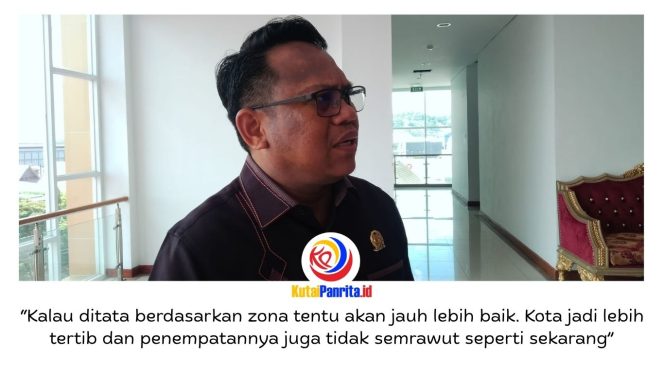
 Ketua Komisi I DPRD Kota Samarinda, Samri Shaputra, memberikan keterangan terkait pentingnya penataan reklame di Kota Samarinda yang dinilai sudah menjadi kebutuhan mendesak. Menurutnya, pengaturan yang lebih tegas melalui regulasi tidak hanya akan memperbaiki estetika kota, tetapi juga mampu meningkatkan Pendapatan Asli Daerah (PAD). Foto: Fathur Rabbany.