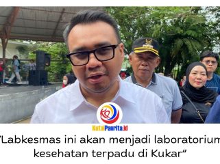 Aulia Rahman Basri memberikan keterangan terkait upaya Pemerintah Kabupaten Kutai Kartanegara (Kukar) dalam meningkatkan layanan kesehatan melalui pengembangan fasilitas rumah sakit, pembangunan laboratorium kesehatan masyarakat, serta pemenuhan tenaga dokter di wilayah pedalaman, Minggu (24/5/2026). Foto: Fairuzzabady.