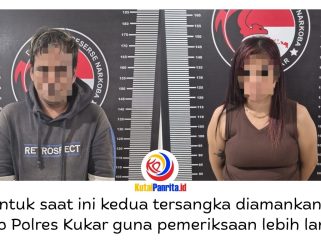 Dua tersangka kasus penyalahgunaan narkotika jenis sabu berhasil diamankan oleh Satuan Reserse Narkoba (Satresnarkoba) Polres Kutai Kartanegara di wilayah Desa Sebulu Modern, Kecamatan Sebulu, Kabupaten Kutai Kartanegara. Dalam pengungkapan tersebut, polisi turut menyita sejumlah paket sabu dan barang bukti lainnya. Foto: Dok. Satresnarkoba Polres Kukar.