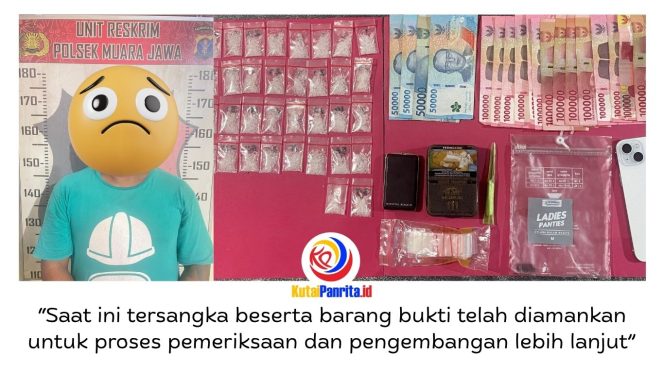 
 Seorang tersangka kasus penyalahgunaan narkotika jenis sabu berhasil diamankan oleh Kepolisian Sektor (Polsek) Muara Jawa di Kelurahan Muara Jawa Ulu, Kecamatan Muara Jawa, Kabupaten Kutai Kartanegara. Dalam pengungkapan tersebut, polisi turut menyita puluhan paket sabu beserta sejumlah barang bukti lainnya. Foto: Dok. Polsek Muara Jawa.