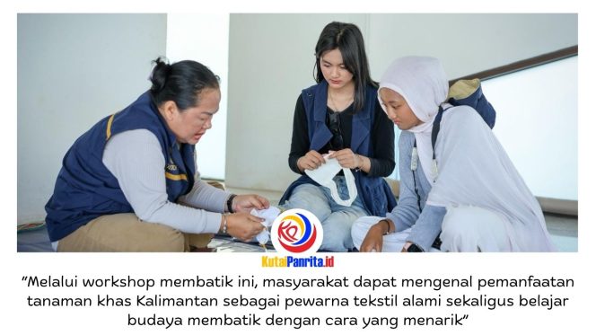 
 Pengunjung antusias mengikuti workshop membatik dengan pewarna alami yang diselenggarakan Otorita Ibu Kota Nusantara dalam rangkaian IKN Fun Day di kawasan Sentra Massa IKN, Kamis (14/05/2026). Kegiatan yang berlangsung selama libur Kenaikan Isa Almasih 2026 ini menjadi salah satu aktivitas favorit masyarakat dengan menghadirkan pengalaman membatik menggunakan pewarna alami dari tanaman khas Kalimantan di kawasan ibu kota negara baru. Foto: Humas Otorita IKN.