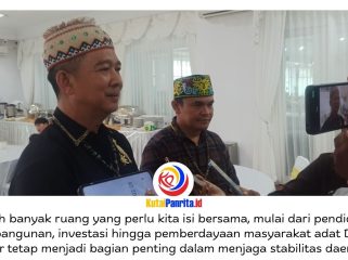 Ketua Umum Dewan Adat Dayak Kalimantan Timur sekaligus anggota Komisi II DPRD Kota Samarinda, Viktor Yuan, memberikan keterangan usai menghadiri Pelantikan Pengurus Provinsi PDKT masa bhakti 2026–2031. Ia mengapresiasi kepengurusan baru yang dinilai membawa semangat regenerasi dalam organisasi adat Dayak Kenyah.