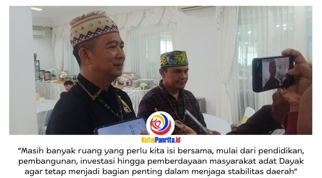 Ketua Umum Dewan Adat Dayak Kalimantan Timur sekaligus anggota Komisi II DPRD Kota Samarinda, Viktor Yuan, memberikan keterangan usai menghadiri Pelantikan Pengurus Provinsi PDKT masa bhakti 2026–2031. Ia mengapresiasi kepengurusan baru yang dinilai membawa semangat regenerasi dalam organisasi adat Dayak Kenyah.