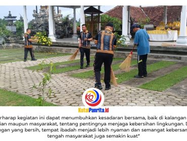 Personel Polres Kutai Kartanegara (Kukar) melaksanakan kegiatan Jumat Bersih dengan membersihkan sejumlah tempat ibadah di wilayah hukumnya, Jumat (29/5/2026). Kegiatan rutin ini menjadi wujud kepedulian Polri terhadap kebersihan lingkungan sekaligus mempererat hubungan dengan masyarakat. Foto: Humas Polres Kukar.