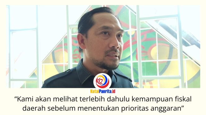 
 Anggota Komisi III DPRD Kota Samarinda, Abdul Rohim, menyatakan kelanjutan pembangunan Teras Samarinda Tahap III masih menunggu pembahasan APBD 2027 dengan mempertimbangkan kemampuan fiskal daerah dan skala prioritas pembangunan. Foto: Fathur Rabbany.