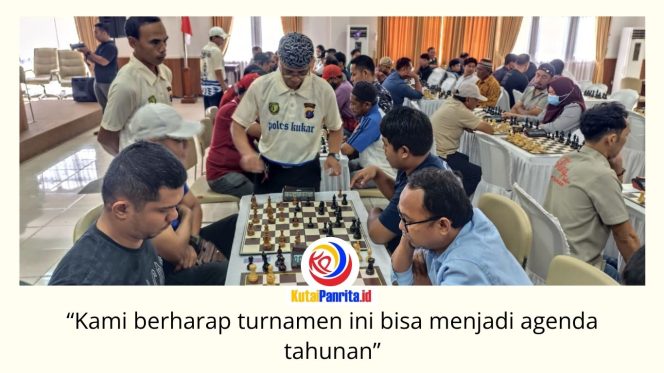 
 Turnamen Catur Kapolres Kukar Cup 2026 digelar dalam rangka memperingati Hari Bhayangkara ke-80, menjadi ajang bagi pecatur non-master dan junior untuk mengasah kemampuan sekaligus mempererat silaturahmi melalui olahraga catur. Foto: Akmal Hafidz Krisnowo.