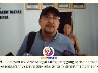 Ketua Komisi II DPRD Kota Samarinda, Iswandi, menyampaikan keprihatinannya atas tidak adanya alokasi anggaran bagi sektor Usaha Mikro, Kecil, dan Menengah (UMKM) dalam APBD 2026. Menurutnya, kebijakan tersebut bertolak belakang dengan komitmen menjadikan UMKM sebagai penggerak utama perekonomian daerah. Foto: Fathur Rabbany.