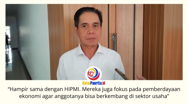 Ketua DPRD Kota Samarinda, Helmi Abdullah, menyampaikan pentingnya peran Syarikat Islam dalam memperkuat pemberdayaan UMKM, khususnya untuk meningkatkan daya saing pedagang tradisional di tengah pesatnya pertumbuhan ritel modern dan ekonomi digital. Foto: Fathur Rabbany.