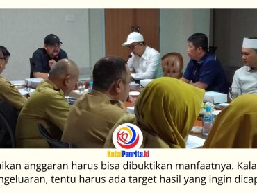 Anggota Komisi II DPRD Kota Samarinda, Viktor Yuan, menyampaikan pandangannya saat rapat pembahasan Rencana Kerja dan Anggaran (RKA) BPKAD di Gedung DPRD Kota Samarinda, Selasa (30/6/2026). Ia mempertanyakan efektivitas usulan kenaikan anggaran BPKAD serta kontribusi kerja sama dengan pihak ketiga terhadap peningkatan Pendapatan Asli Daerah (PAD). Foto: Fathur Rabbany.