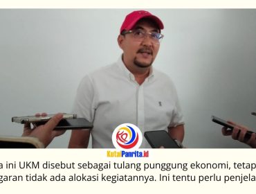 Ketua Komisi II DPRD Kota Samarinda, Iswandi, memberikan keterangan kepada awak media usai Rapat Dengar Pendapat (RDP) bersama Diskumi. Ia menyoroti komposisi anggaran yang dinilai belum optimal mendukung penguatan sektor koperasi dan UMKM. Foto: Fathur Rabbany.